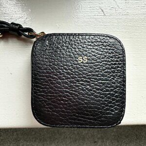 Cuyana Leather Airpod Case